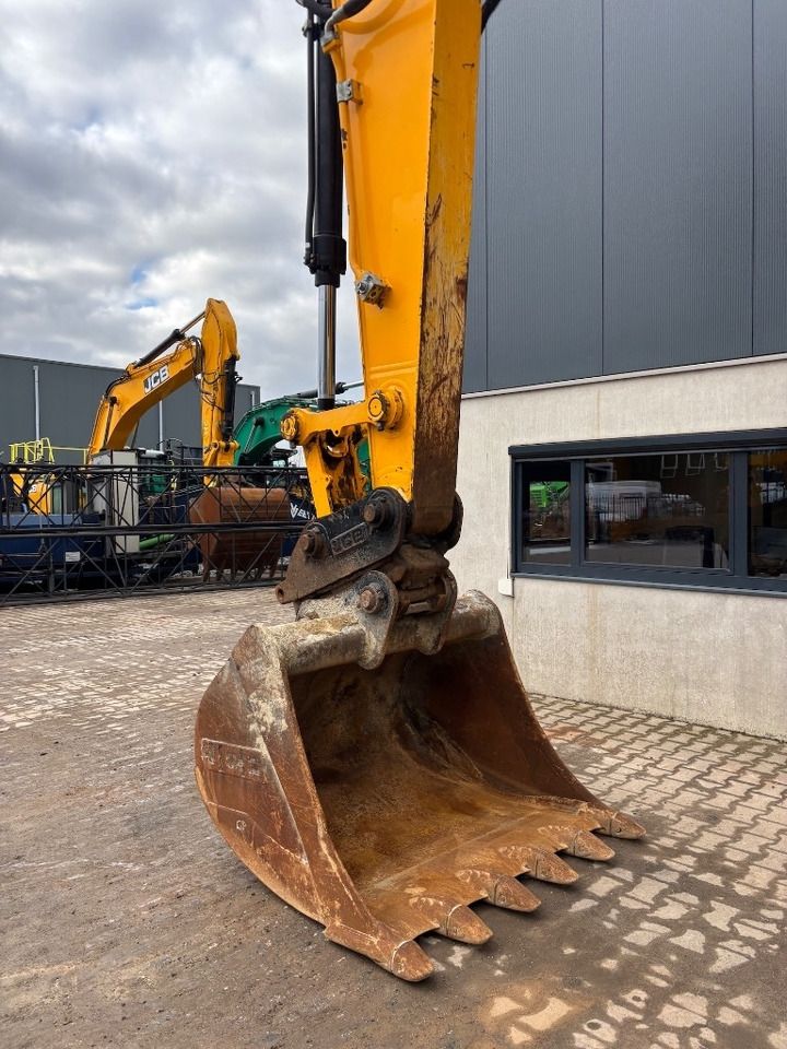 2018 JCB 220X Crawler Excavator