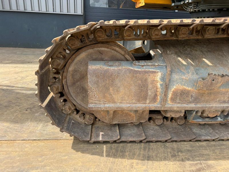 2018 Liebherr R946LC Crawler Excavator