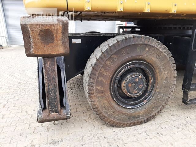 2022 Caterpillar MH3040-07A Material Handler