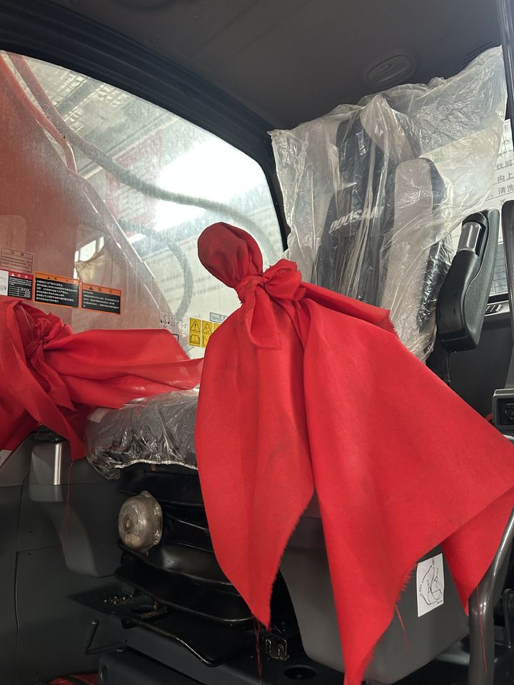 2024 Doosan 225LCA Crawler Excavator