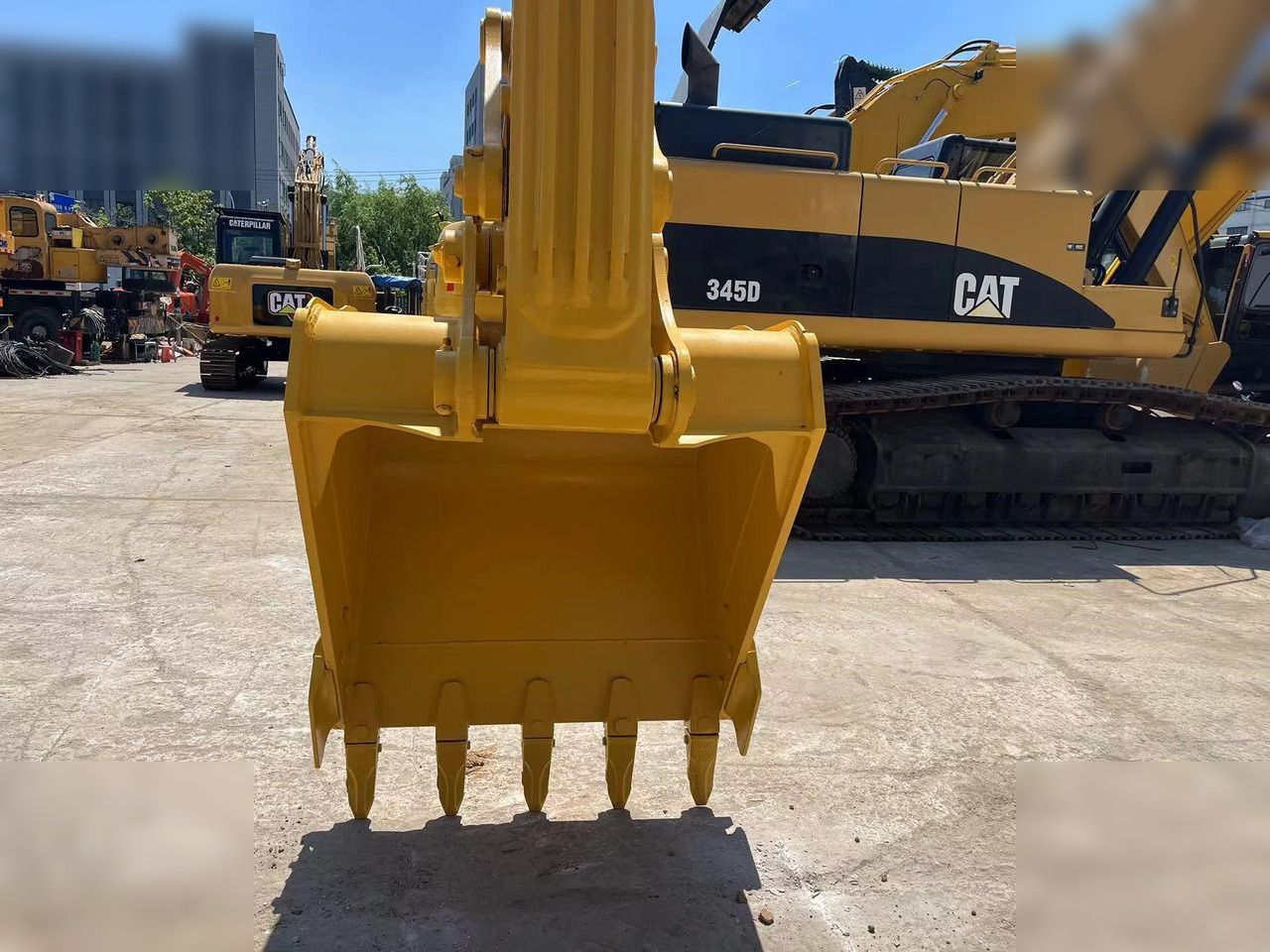 2022 Komatsu PC200-8 Crawler Excavator