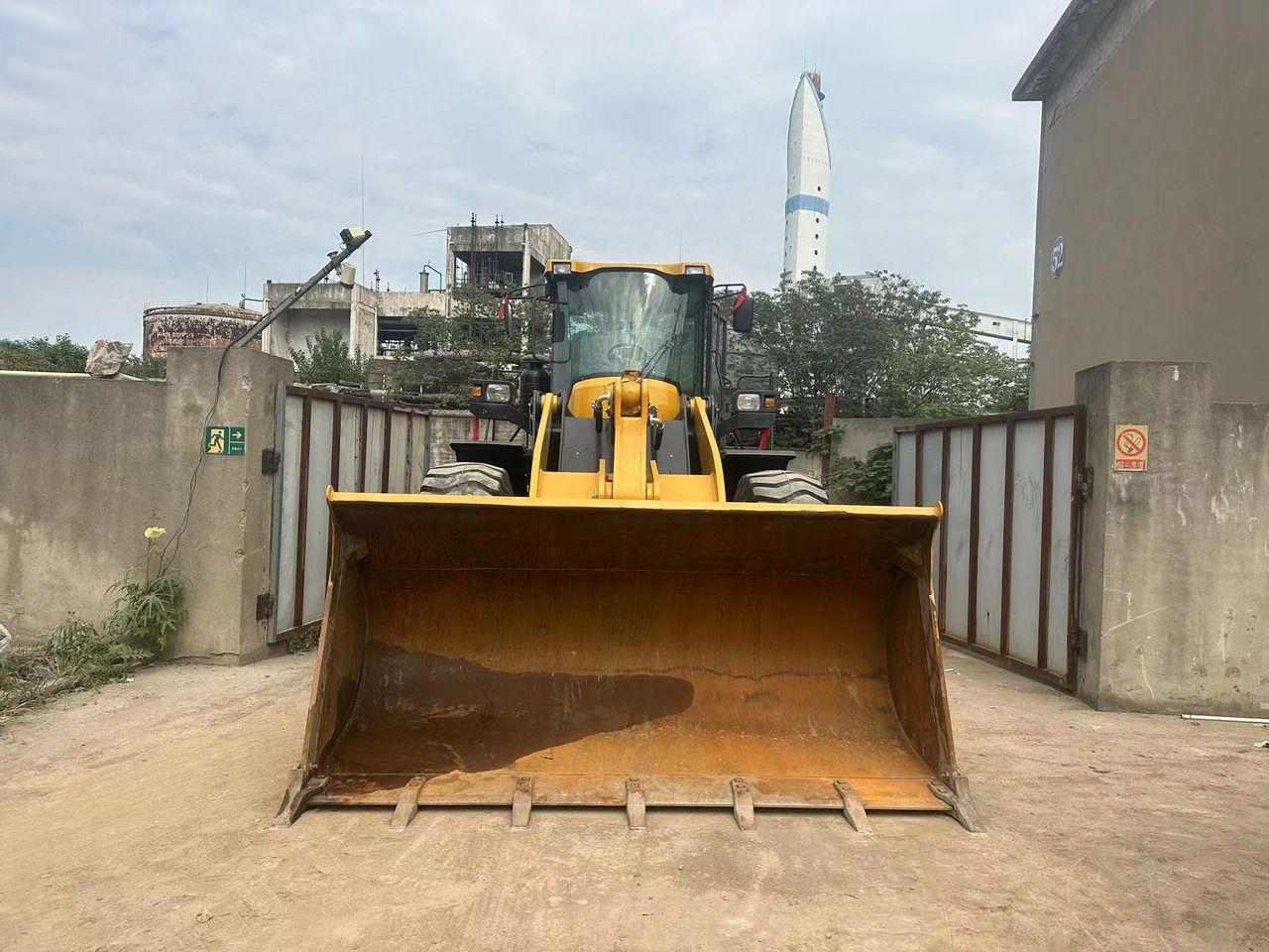 2022 SDLG LG956F Crawler Excavator