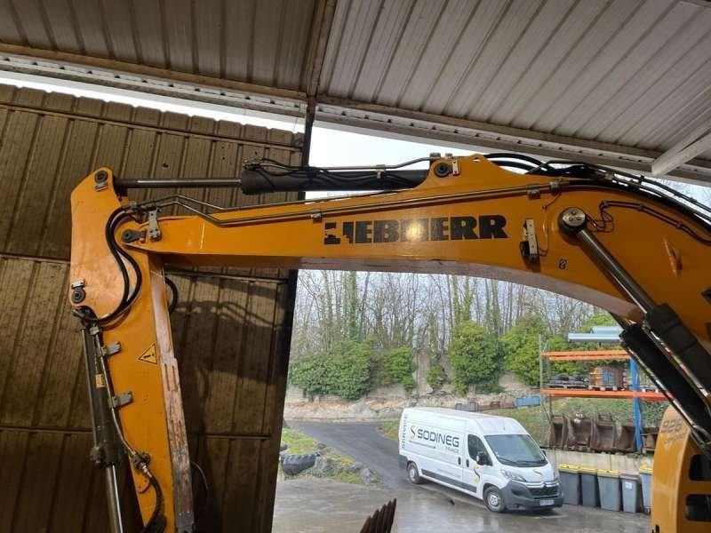 2015 Liebherr R926COMPACT LC Crawler Excavator