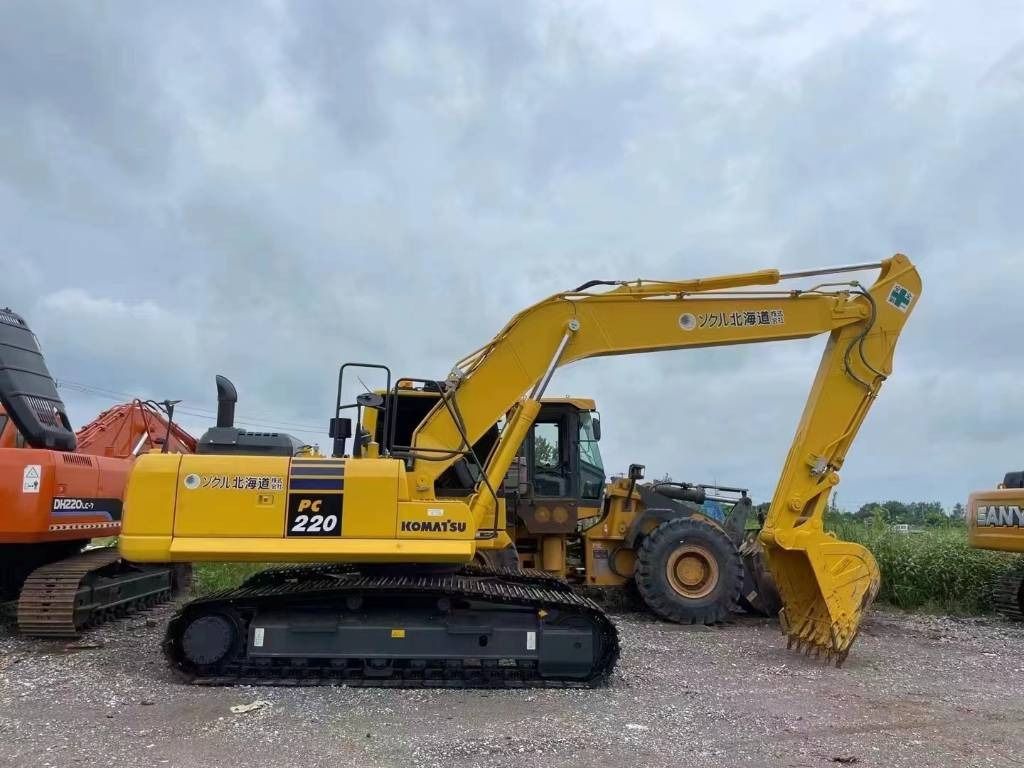 2023 Komatsu PC220-8 Crawler Excavator