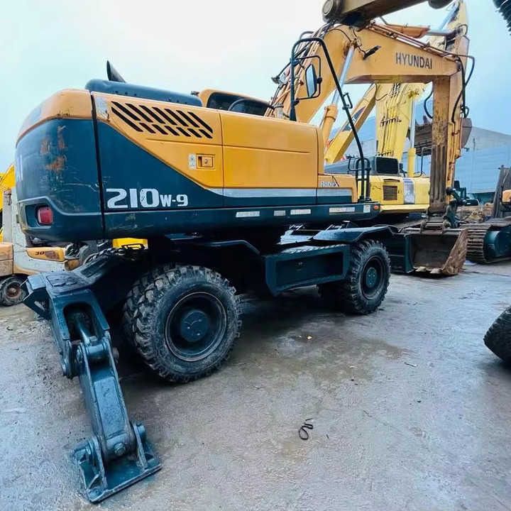 2018 Hyundai R210W-9 Crawler Excavator