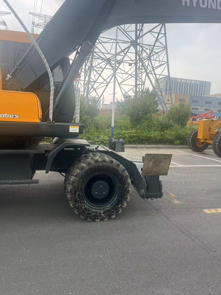 2023 Hyundai R210W Wheel Excavator