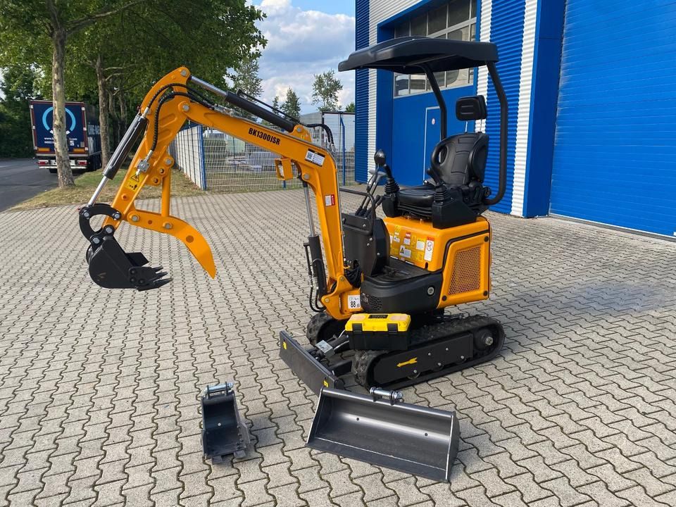 Berger Kraus BK1300JSR mini excavator, side view