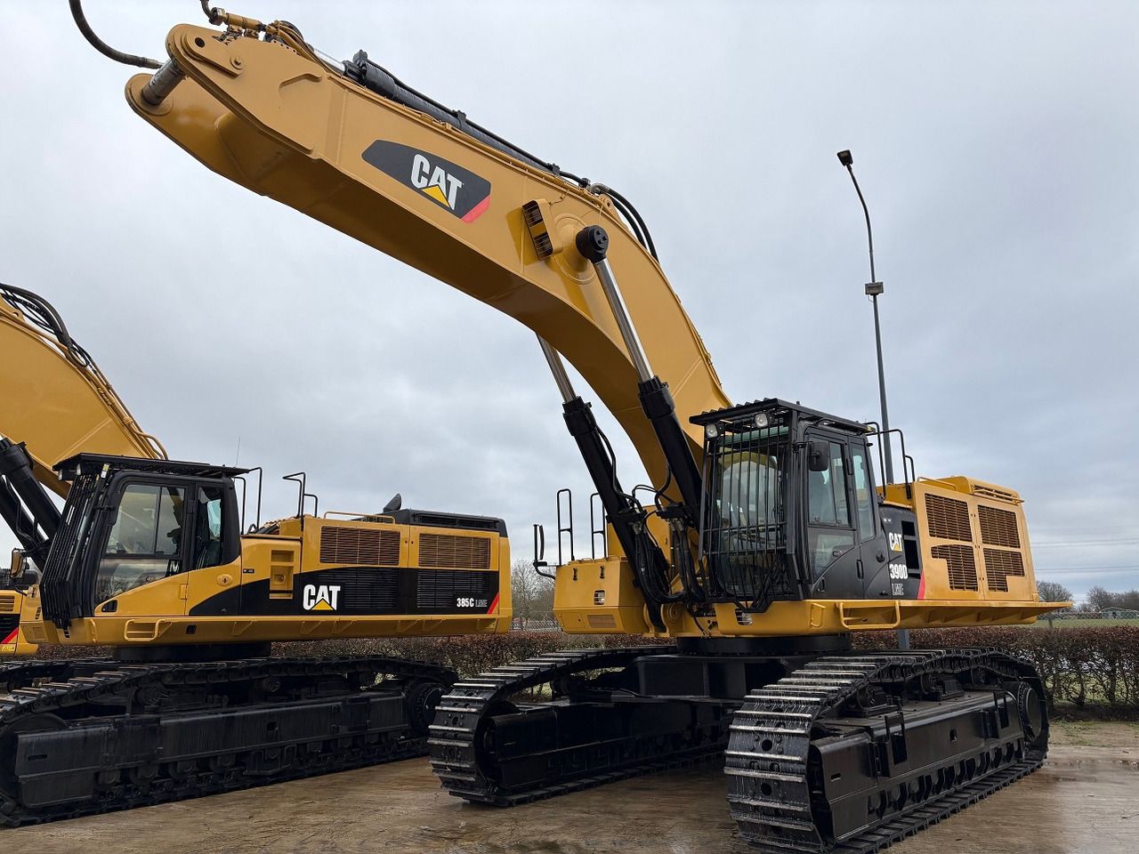 2013 Caterpillar 390DL ME Crawler Excavator