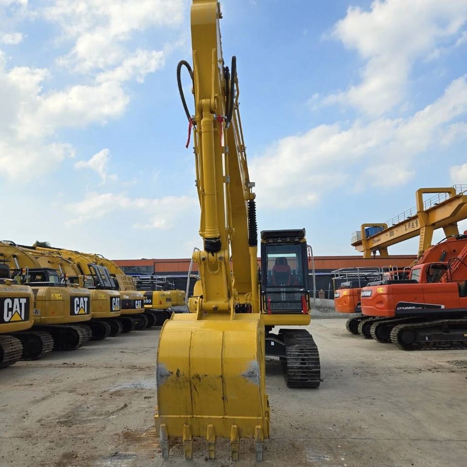 2022 Komatsu PC200-8 Crawler Excavator