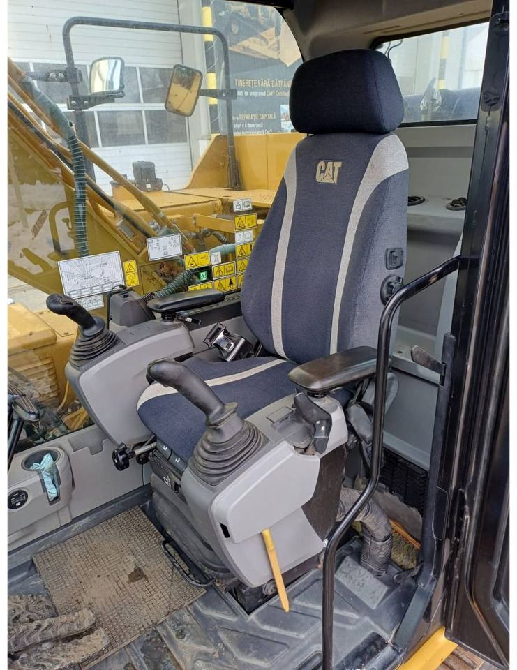 2019 Caterpillar 318FL Crawler Excavator