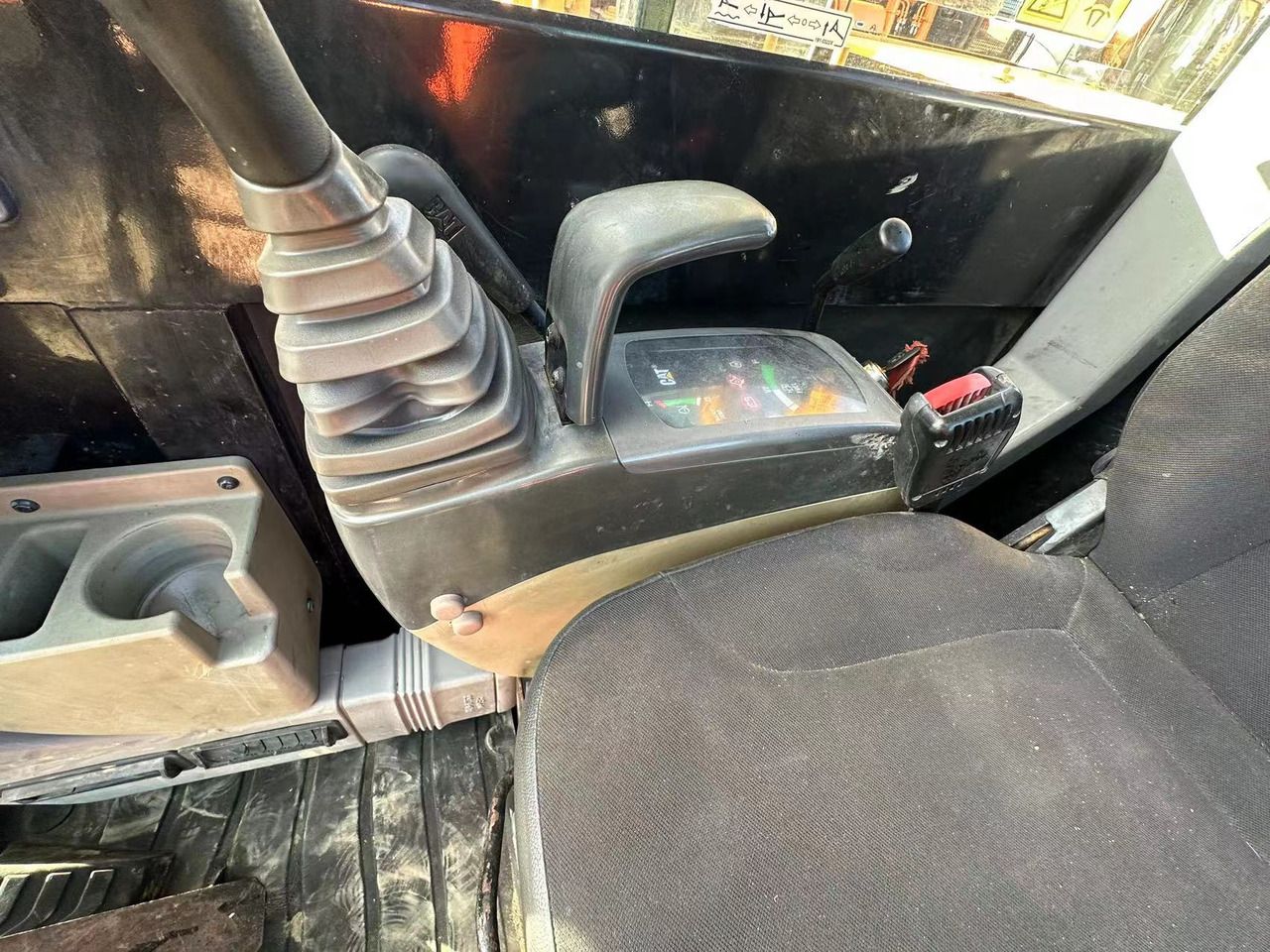 2022 Caterpillar 305.5E2