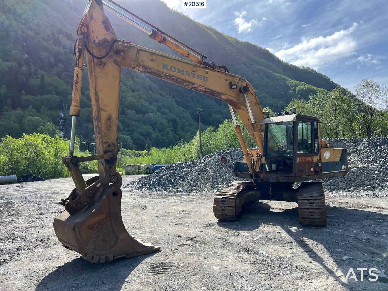 1998 Komatsu PC200-3 Crawler Excavator