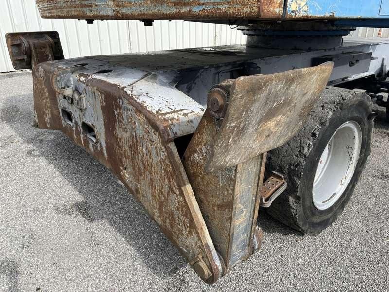 2011 Fuchs MHL335 Material Handler