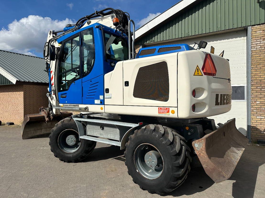 2015 Liebherr A914 Wheel Excavator