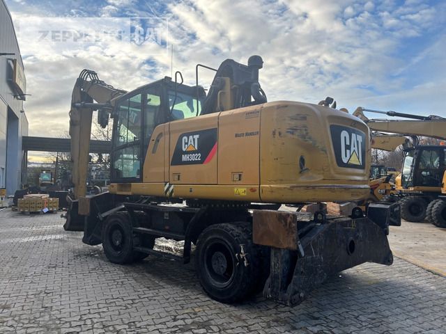 2015 Caterpillar MH3022 Material Handler