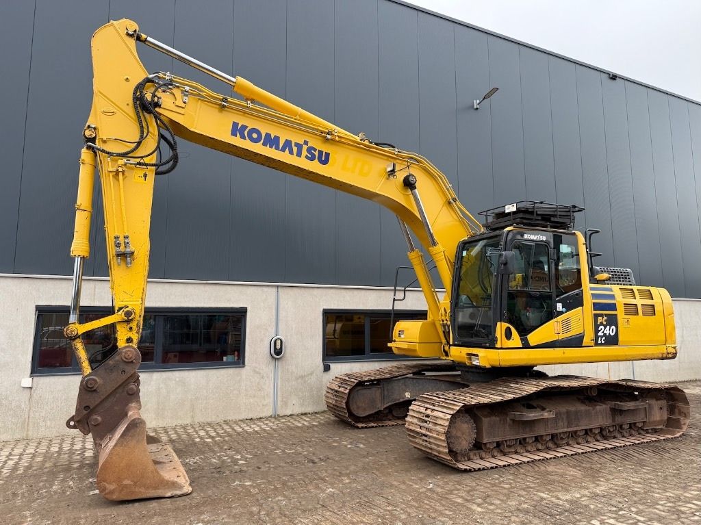 2020 Komatsu PC240LC-11 Crawler Excavator