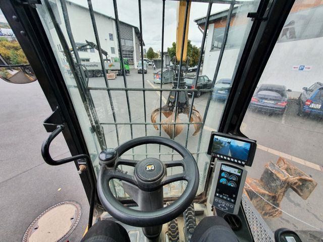 2018 Caterpillar MH3024 Material Handler