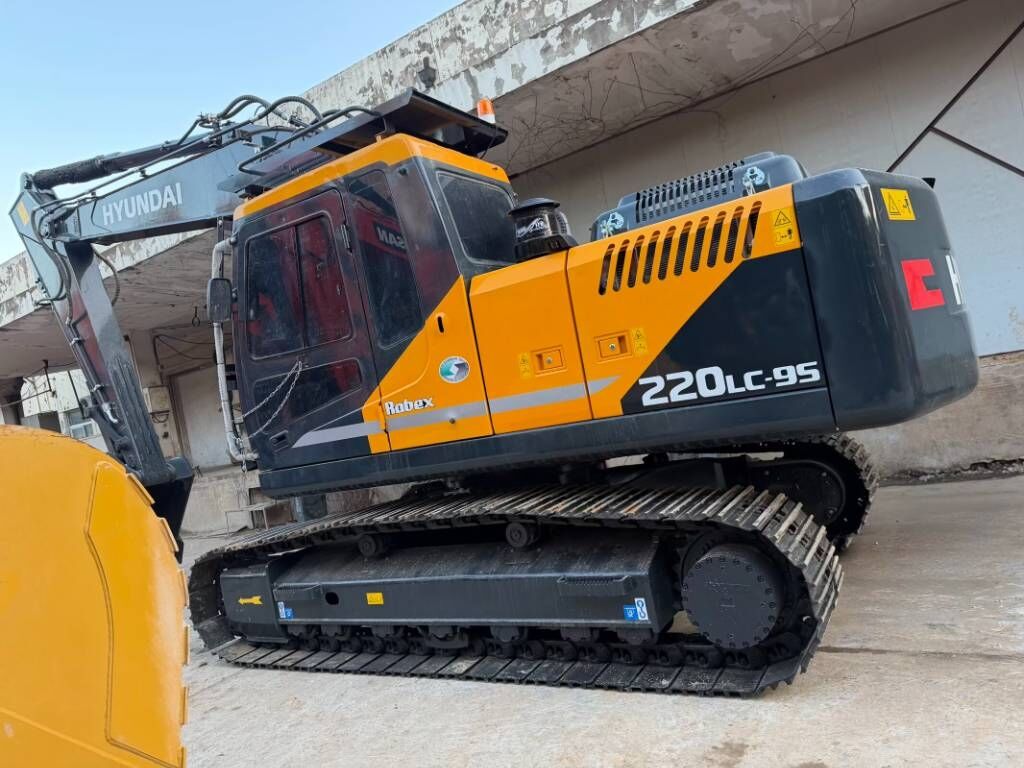2025 Hyundai R225LC-9S Crawler Excavator
