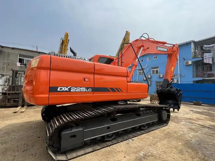 2020 Doosan DX225 Crawler Excavator
