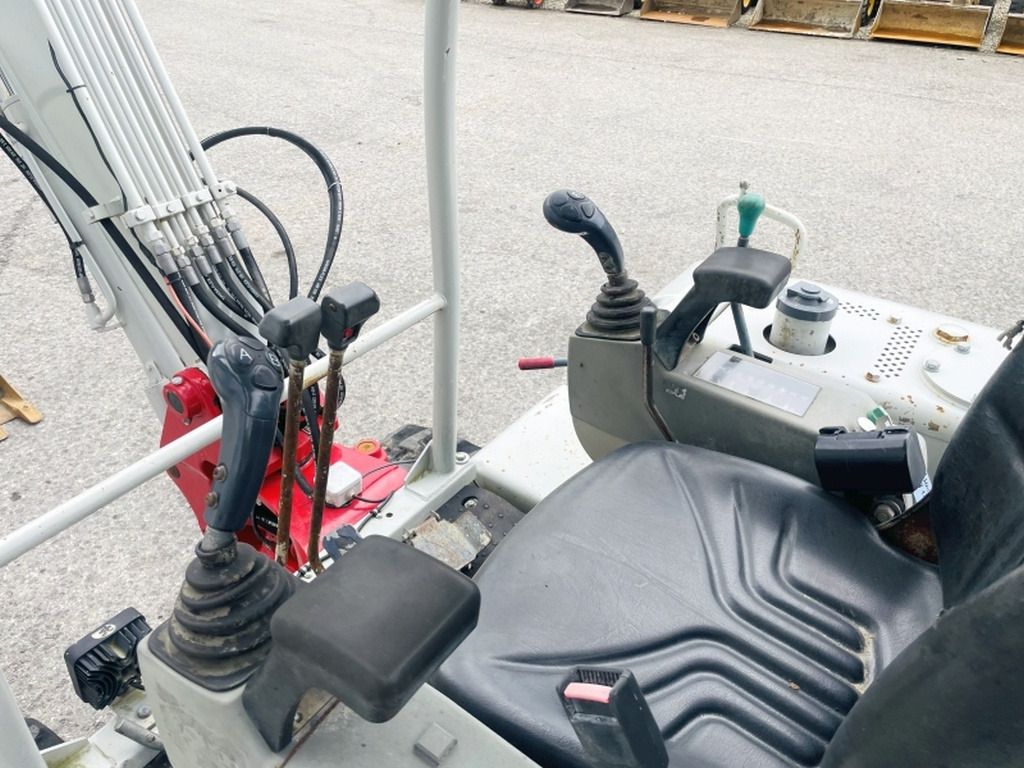 2005 Takeuchi TB135 Mini Excavator