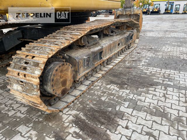 2019 Caterpillar 352F Crawler Excavator