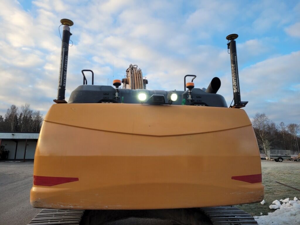 2015 CASE CX300D Crawler Excavator