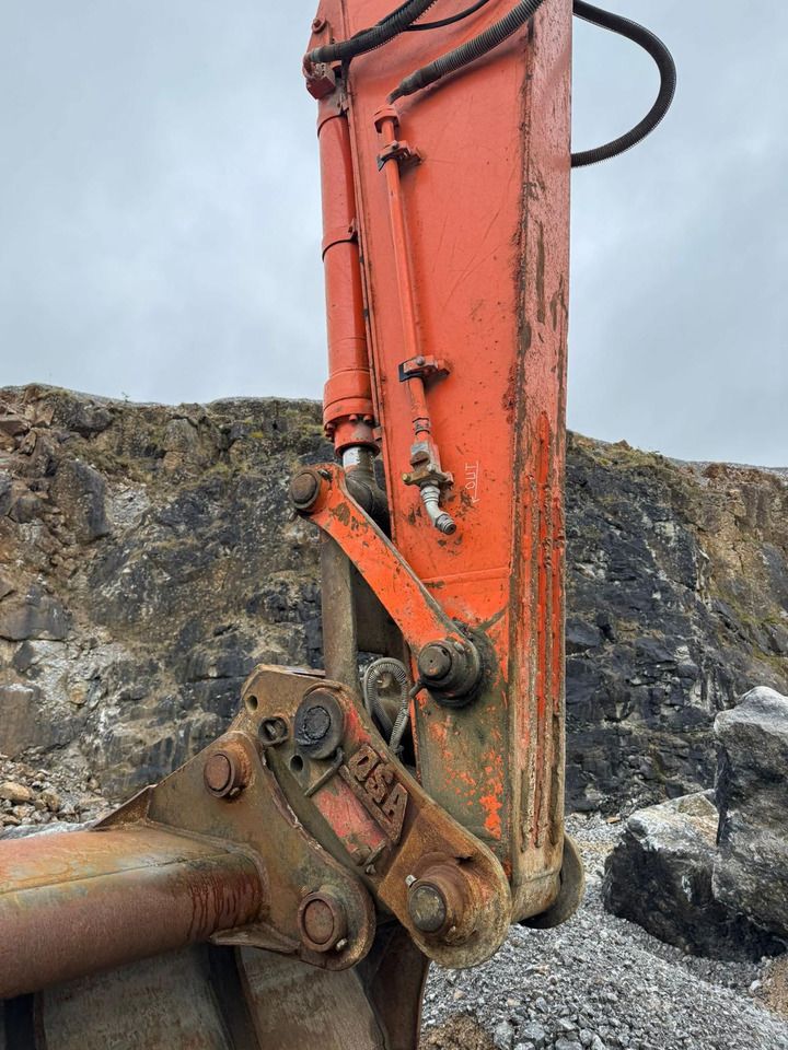 Excavator (2001)