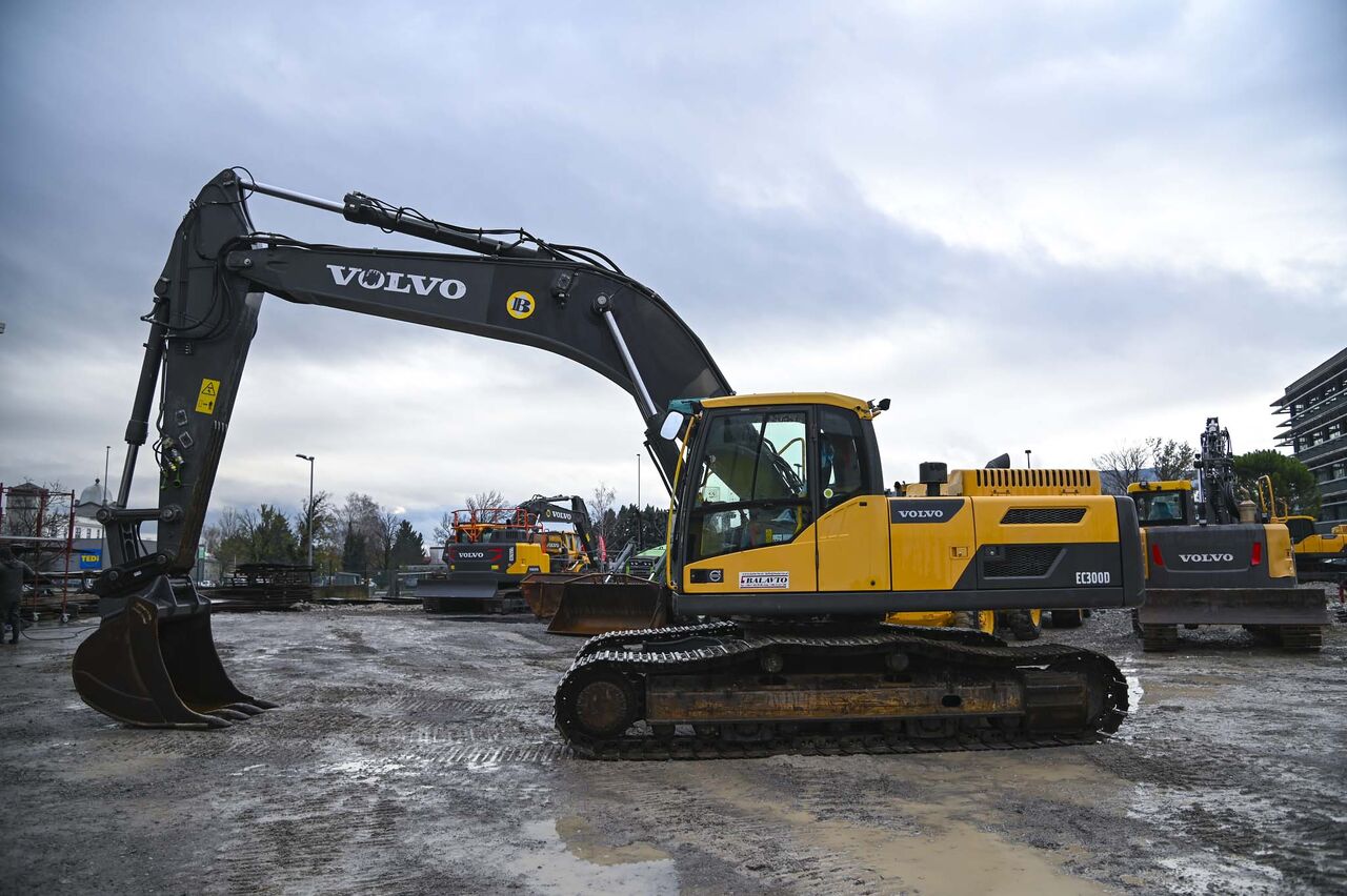 2014 Volvo EC300DNL Crawler Excavator