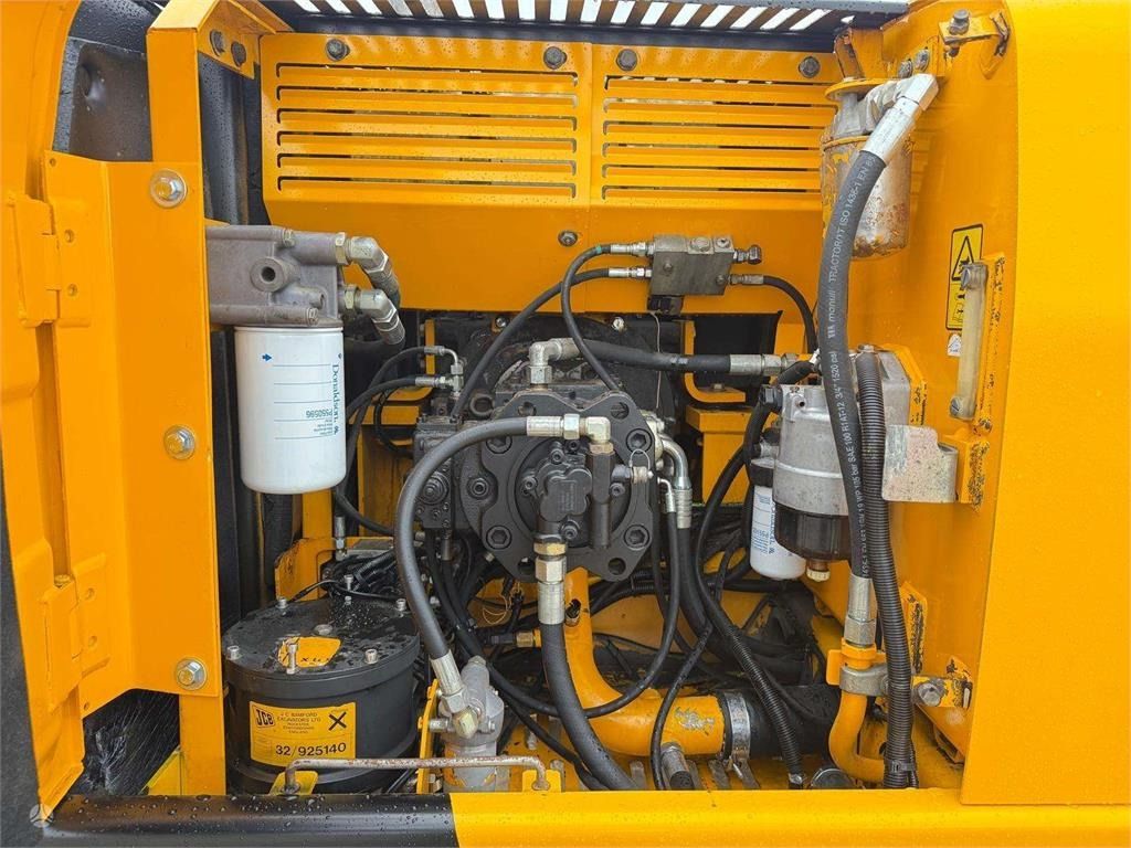 2010 JCB JS220LC Crawler Excavator