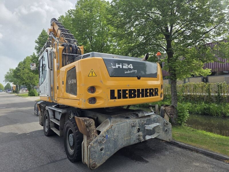 2015 Liebherr LH 24 Material Handler