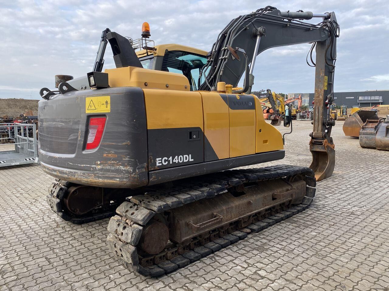 2013 Volvo EC140DL Crawler Excavator
