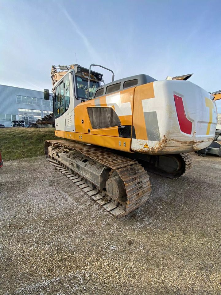 2018 Liebherr R926 Crawler Excavator