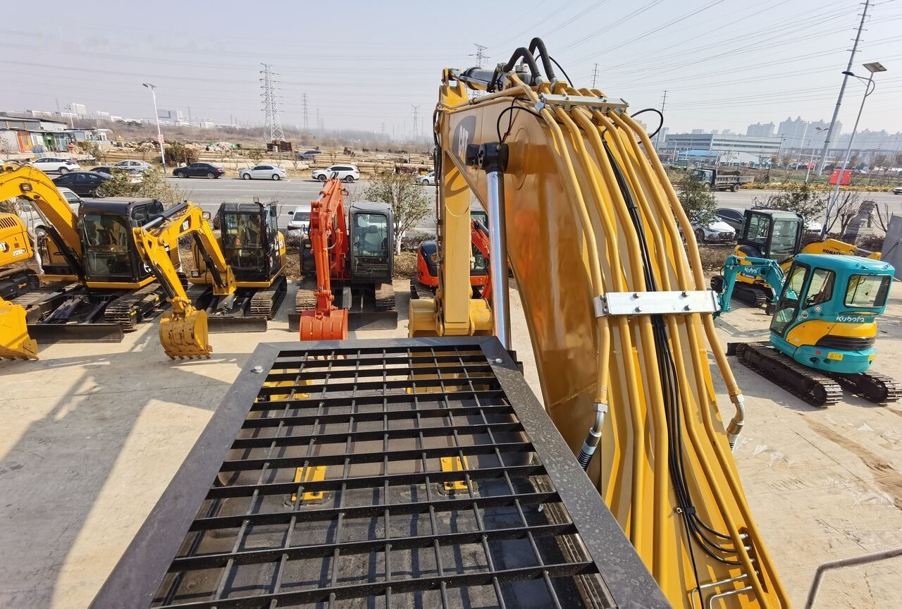 2020 Caterpillar 329D Crawler Excavator