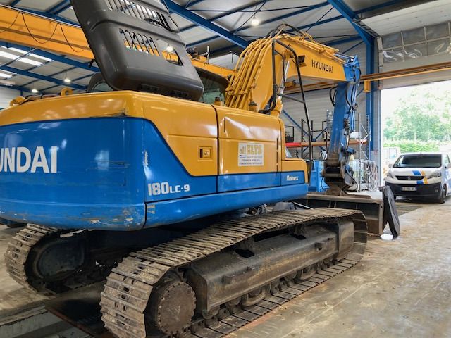2011 Hyundai R180LC-9 Crawler Excavator