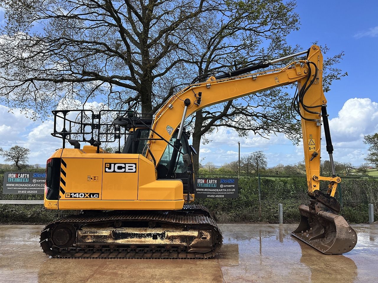 2023 JCB 140X LC Crawler Excavator