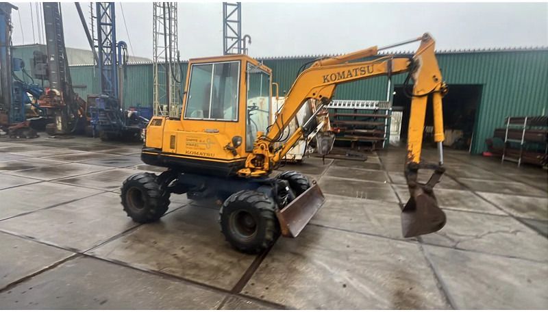 1990 Komatsu PW30-1 Wheel Excavator