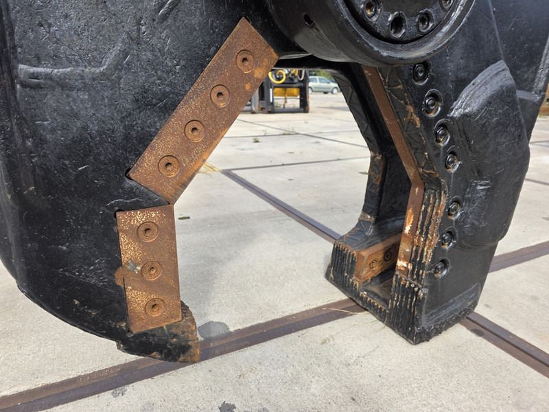 Hitachi ZX210 Scrap Shear (2011)