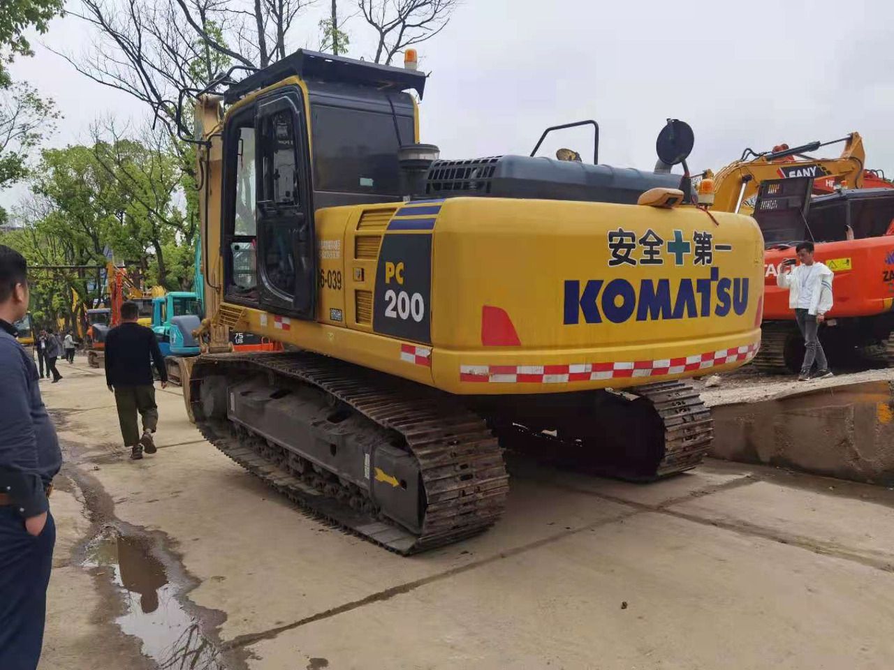 2018 Komatsu PC200-8 Crawler Excavator