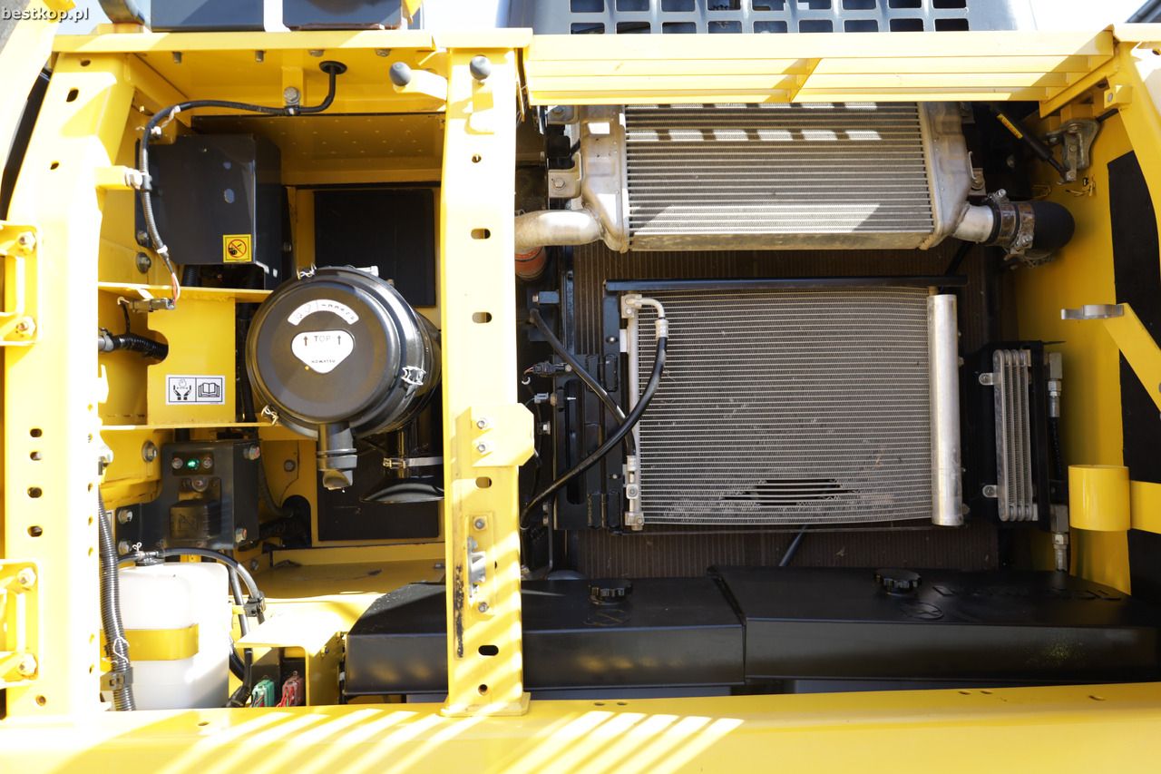 2018 Komatsu PC210LC-11 Crawler Excavator