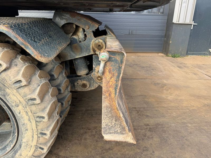 2015 Hyundai R180W-9A Wheel Excavator