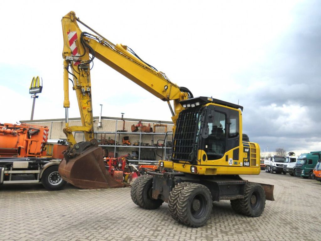 2016 Komatsu PW148-8 Wheel Excavator