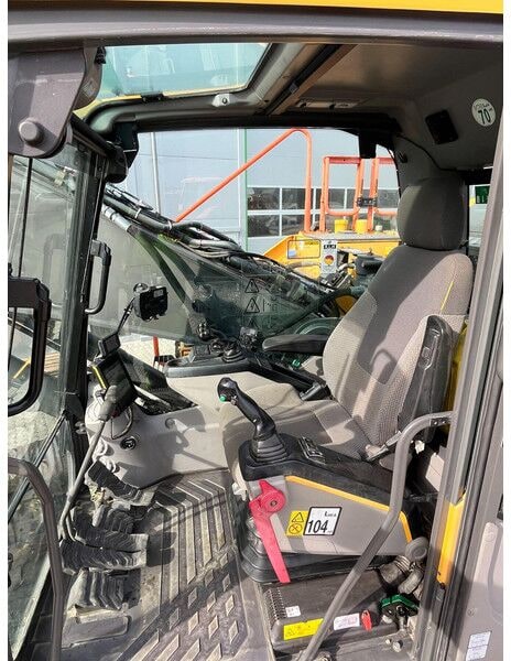 2017 Volvo EC300EL Crawler Excavator