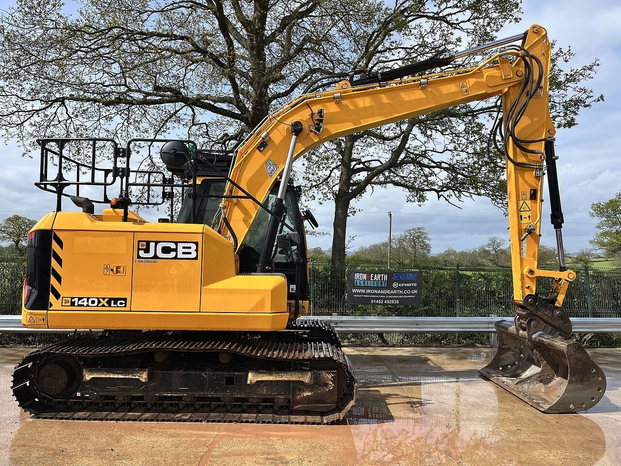 2023 JCB 140X LC Crawler Excavator