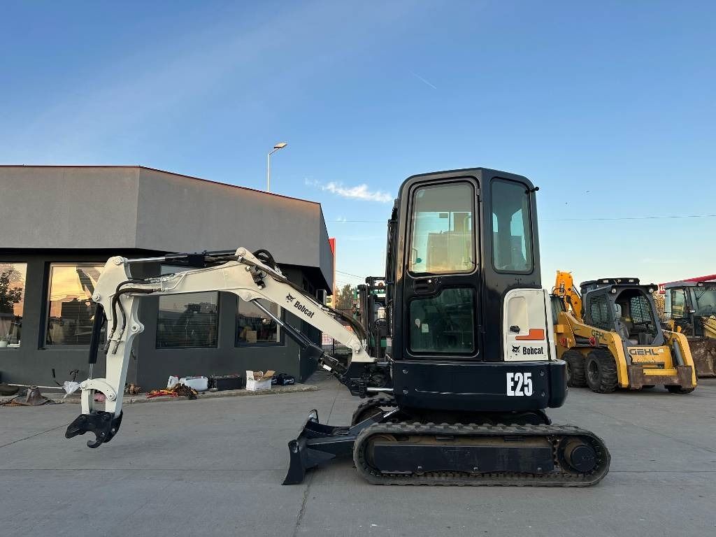 2013 Bobcat E25EM Mini Excavator
