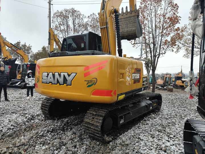 2022 Sany SY135 Escavatore Cingolato
