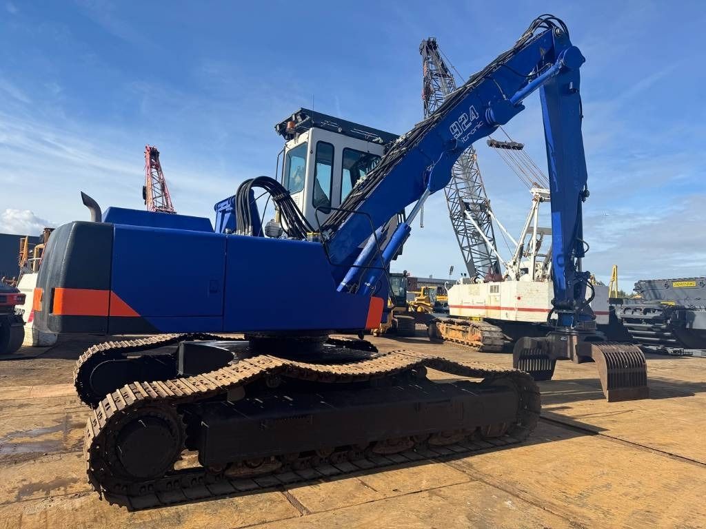 2004 Liebherr R924B EW Material Handler