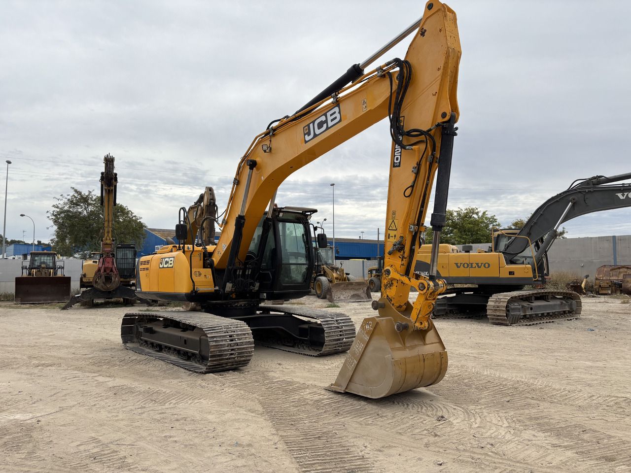 2015 JCB JS220LC Crawler Excavator