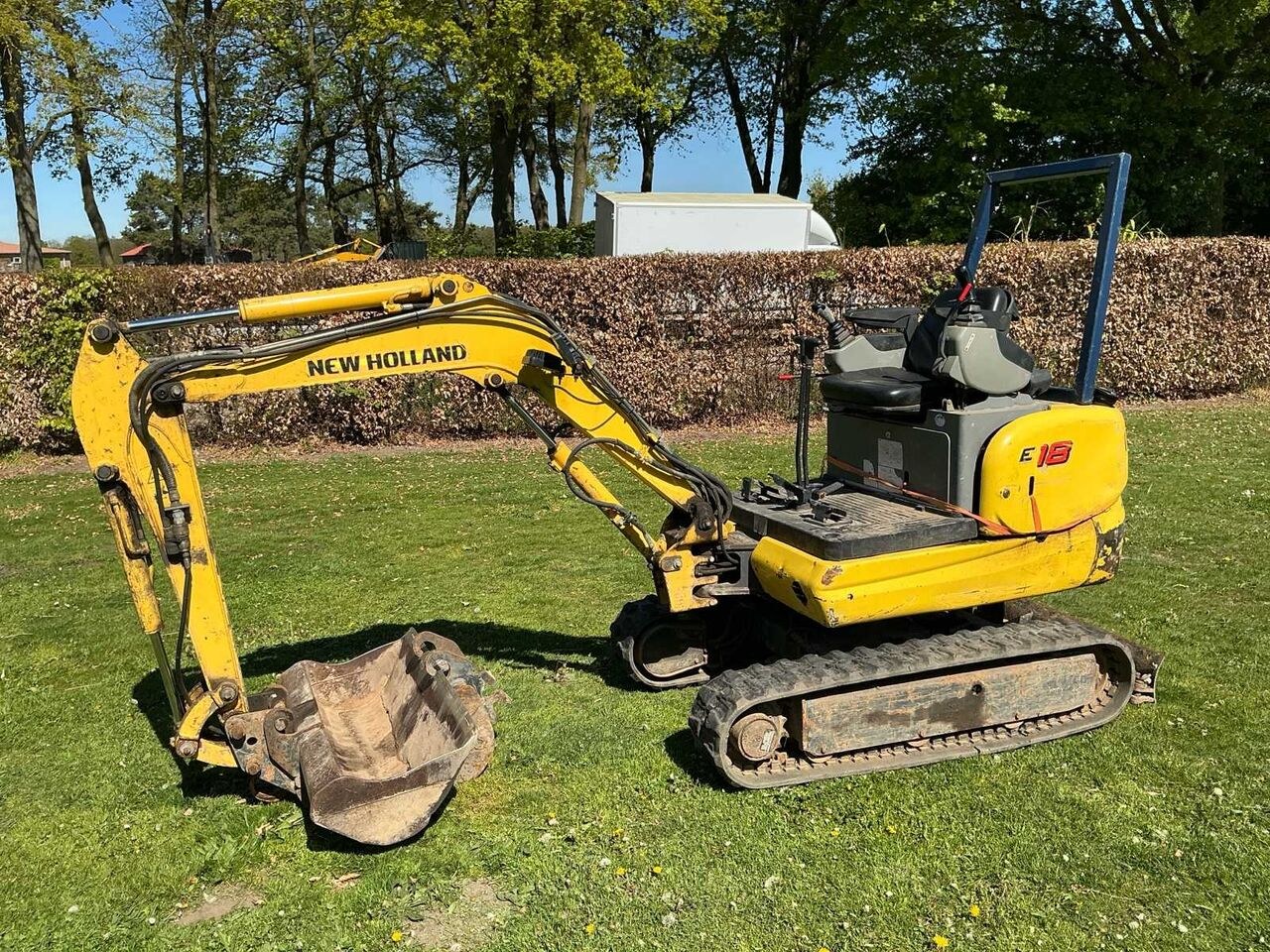 2006 New Holland E18R Mini Excavator