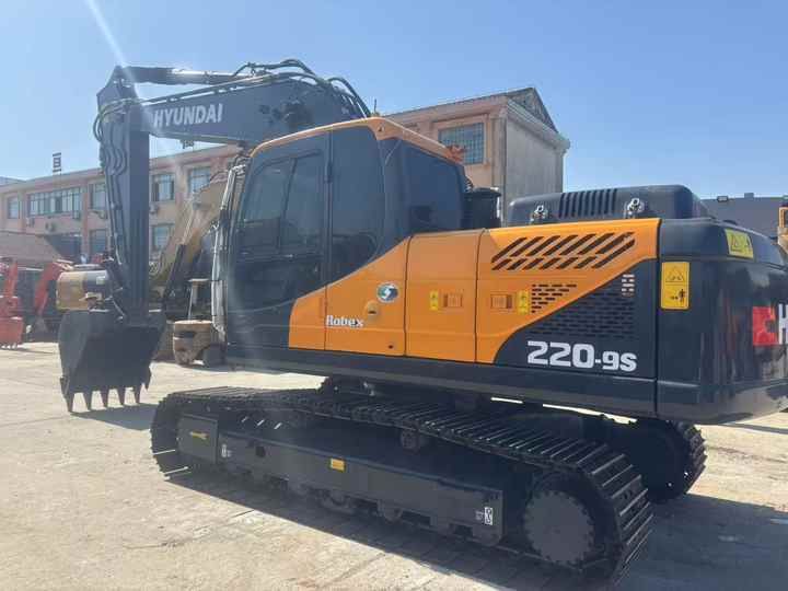 Excavator Used Excavator Korea Hyundai 225LC-9T 225LC-7 220LC-9S 150LC-7 At (2024)