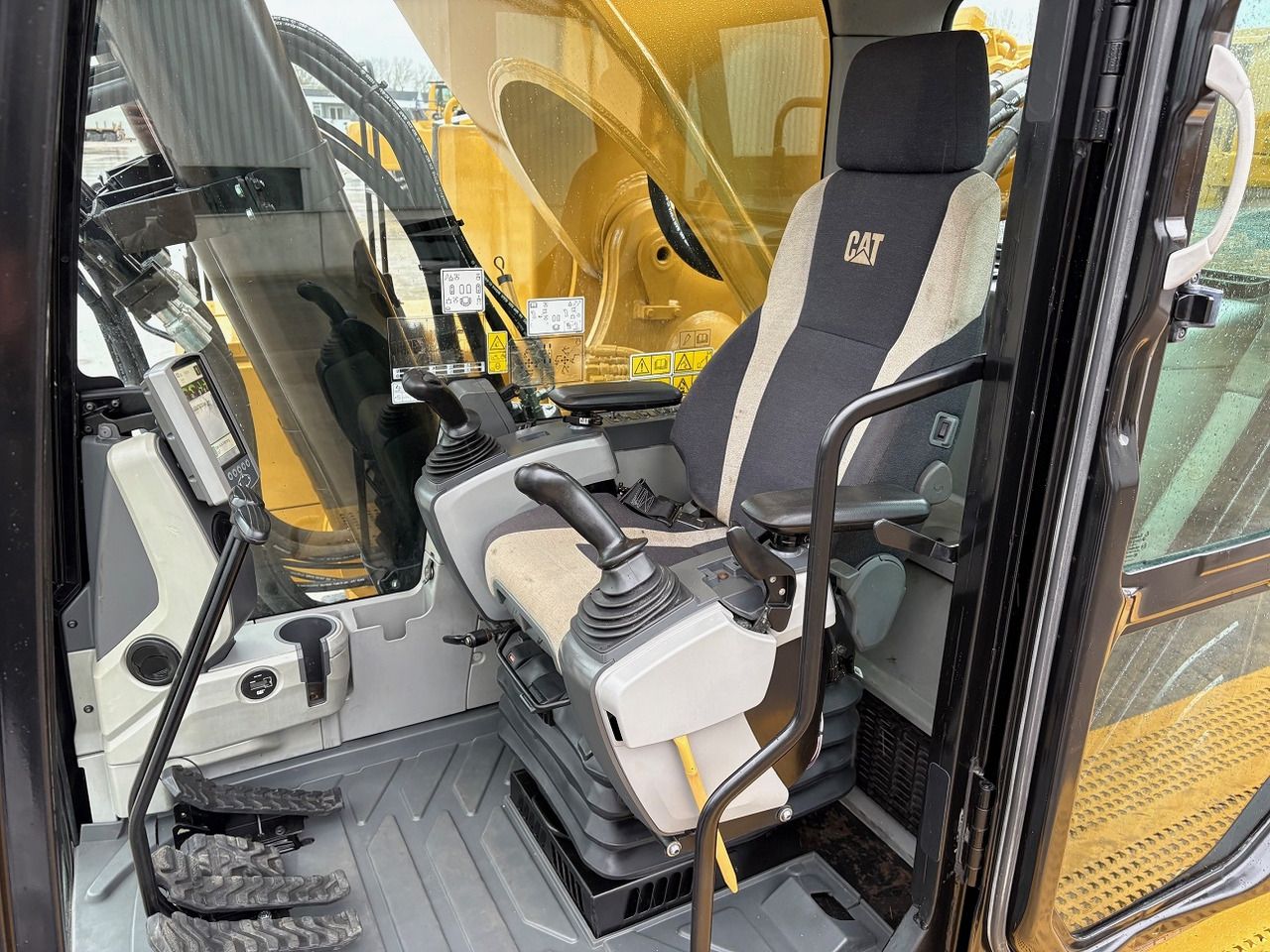 2020 Caterpillar 390F Crawler Excavator